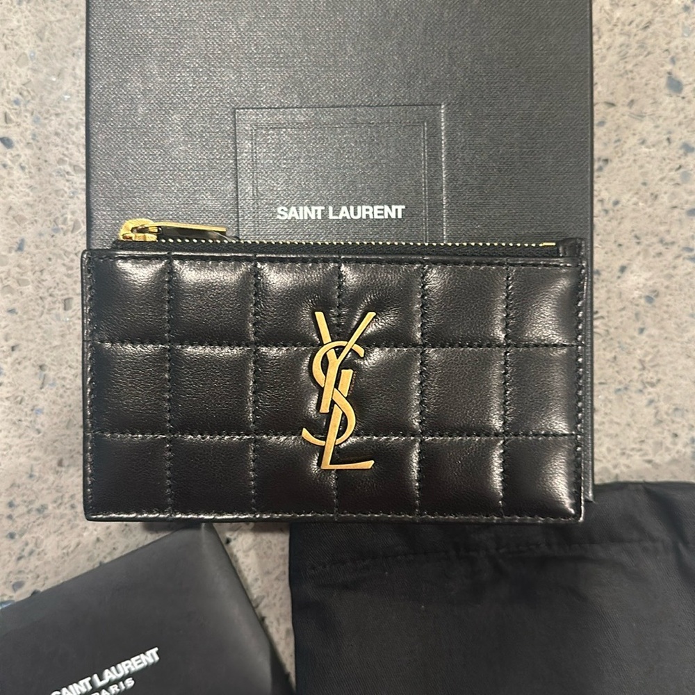 SAINT LAURENT CASSANDRE MATELASSÉ CARRÉ ZIPPED FRAGMENTS CARD CASE IN LAMBSKIN - Picture 3 of 9